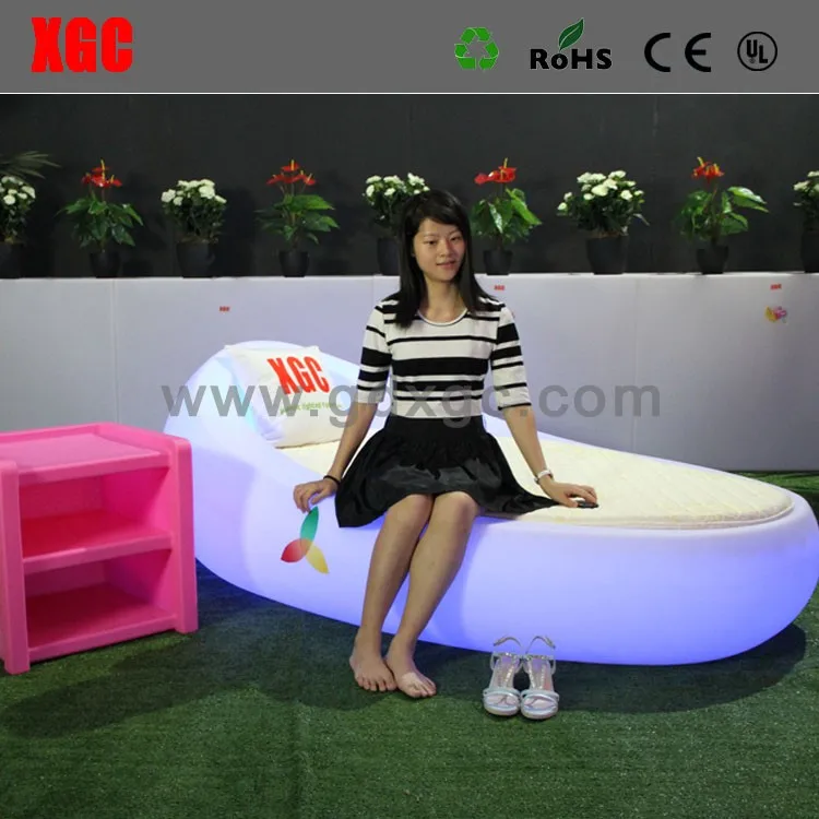 Plastic Hollow Structure EGG Bed  Illuminated Round Shape Hotel Bed