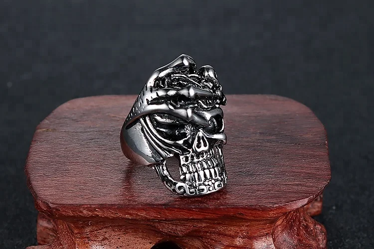 Skeleton Hand Skull Ring 316L Stainless Steel Gothic Finger In Stock