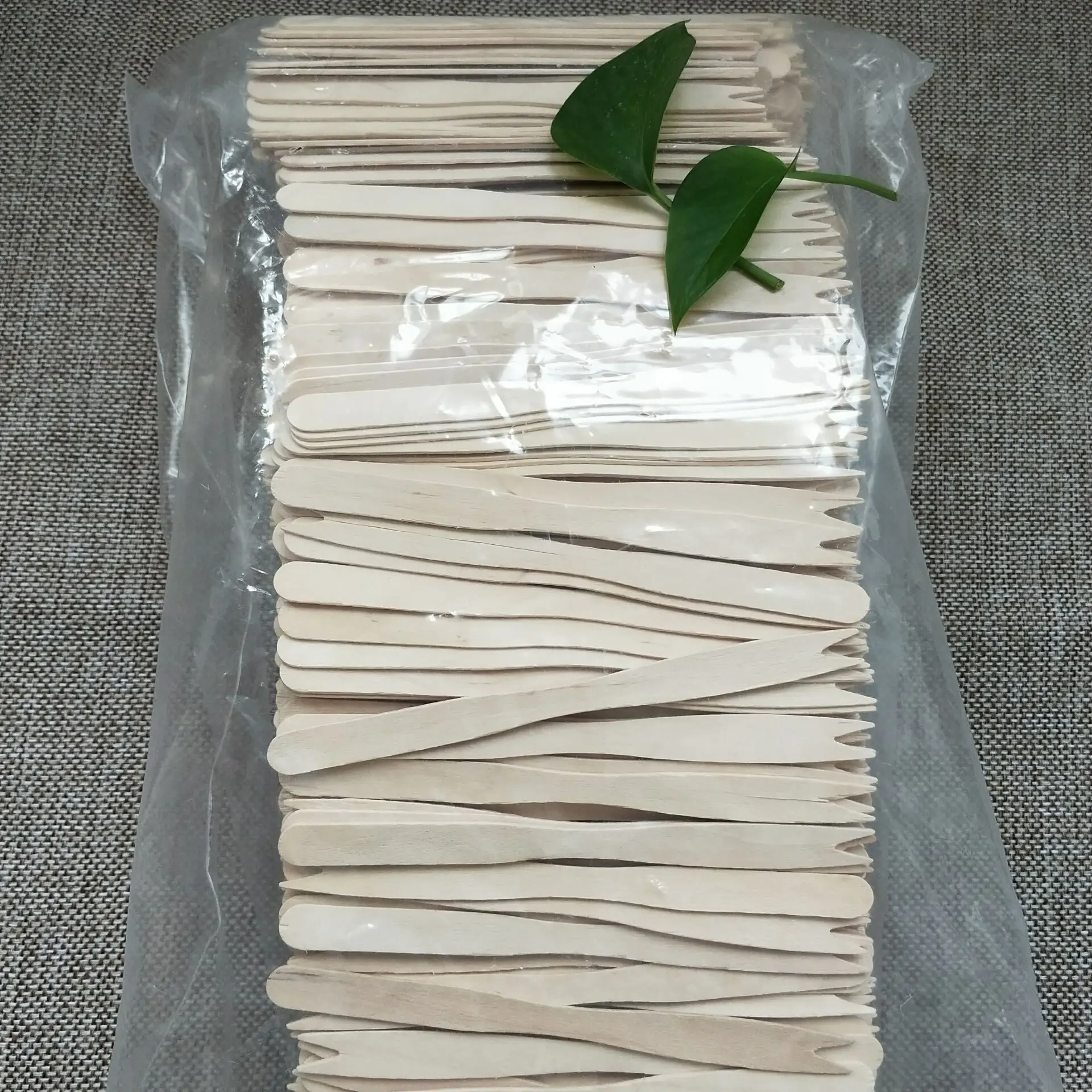 disposable wooden fruit fork 85mm  desert  and fruit fork/party cake fork