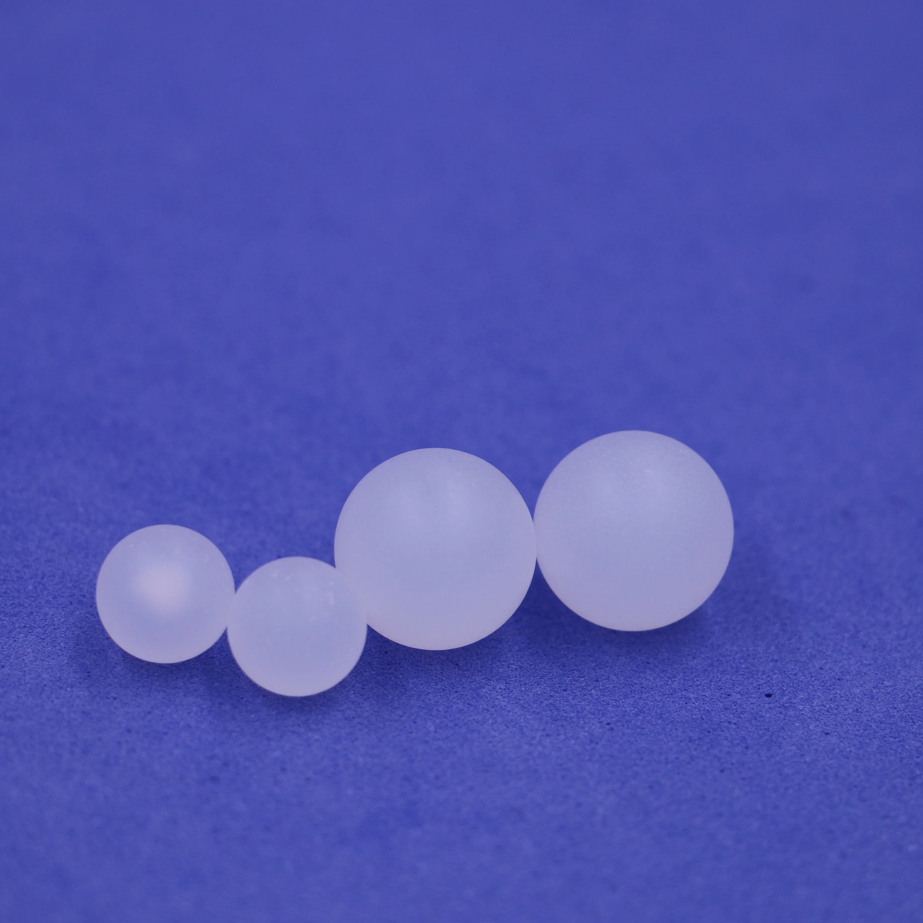 Solid polypropylene PP 2mm clear roll on plastic ball