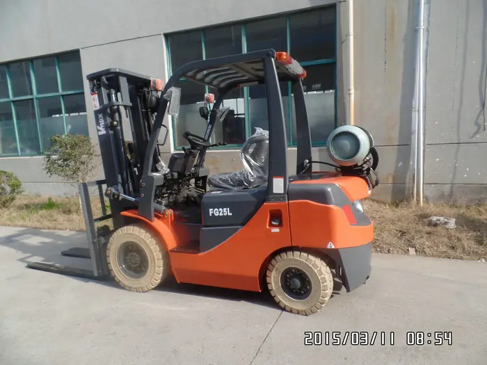 6 ton with full free 3 stage mast, lift height 4.8 meters Dual Fue, LPG forklift truck