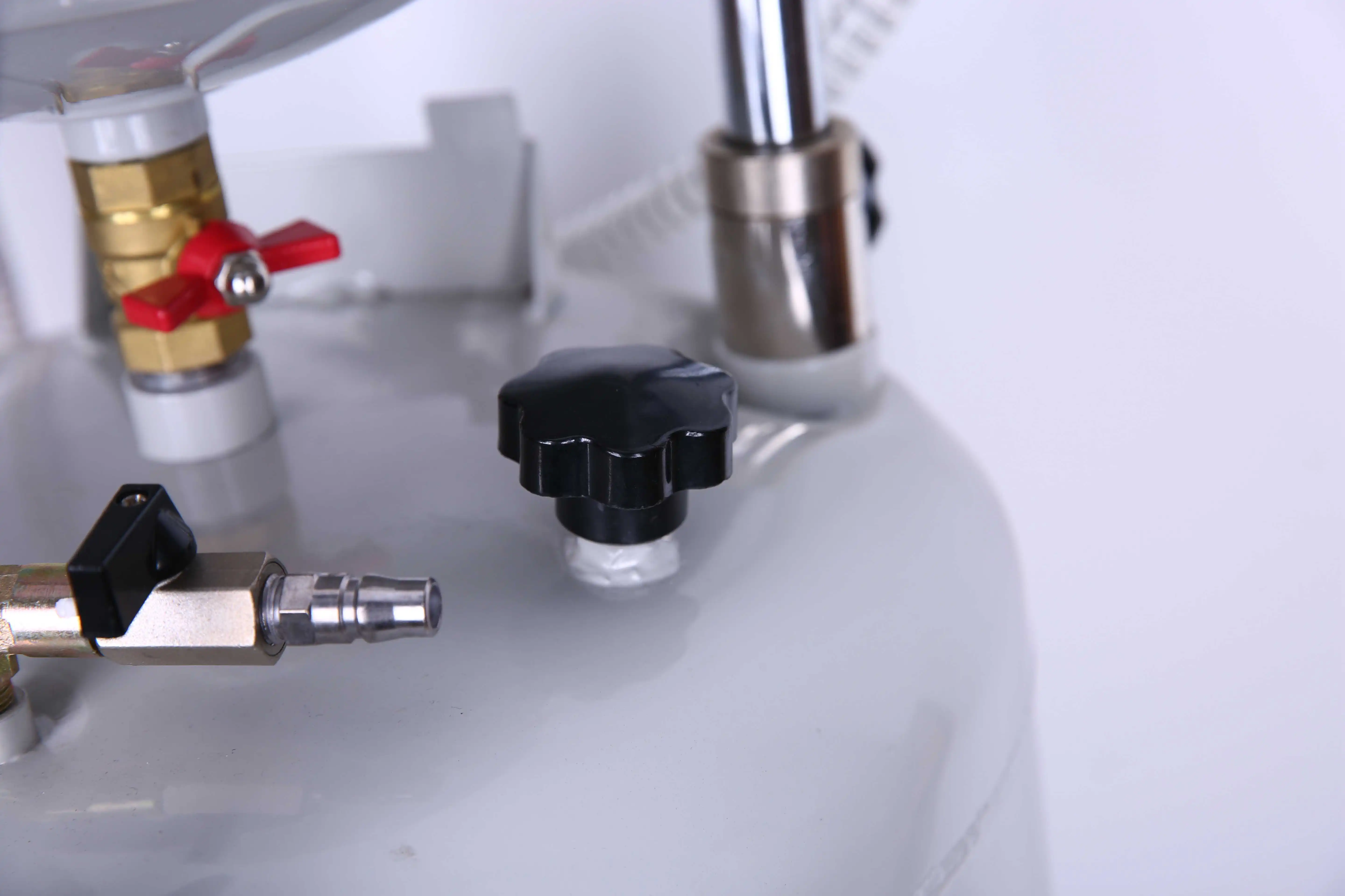 CE CERTIFICATED Multi Functional Pneumatic Electric Air Operated Waste Oil Drainer For Garage Equipment