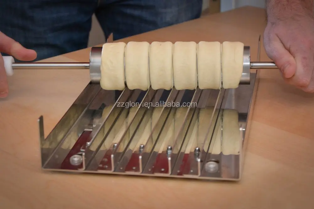 Sweet Traditional Doughnut Cone Kurtos Kalacs Oven Chimney Cake Machine