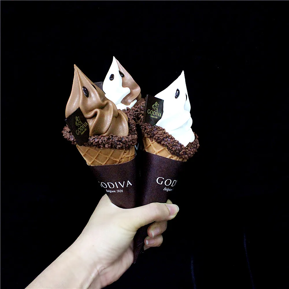 china factory plastic fake ice cream cone for display