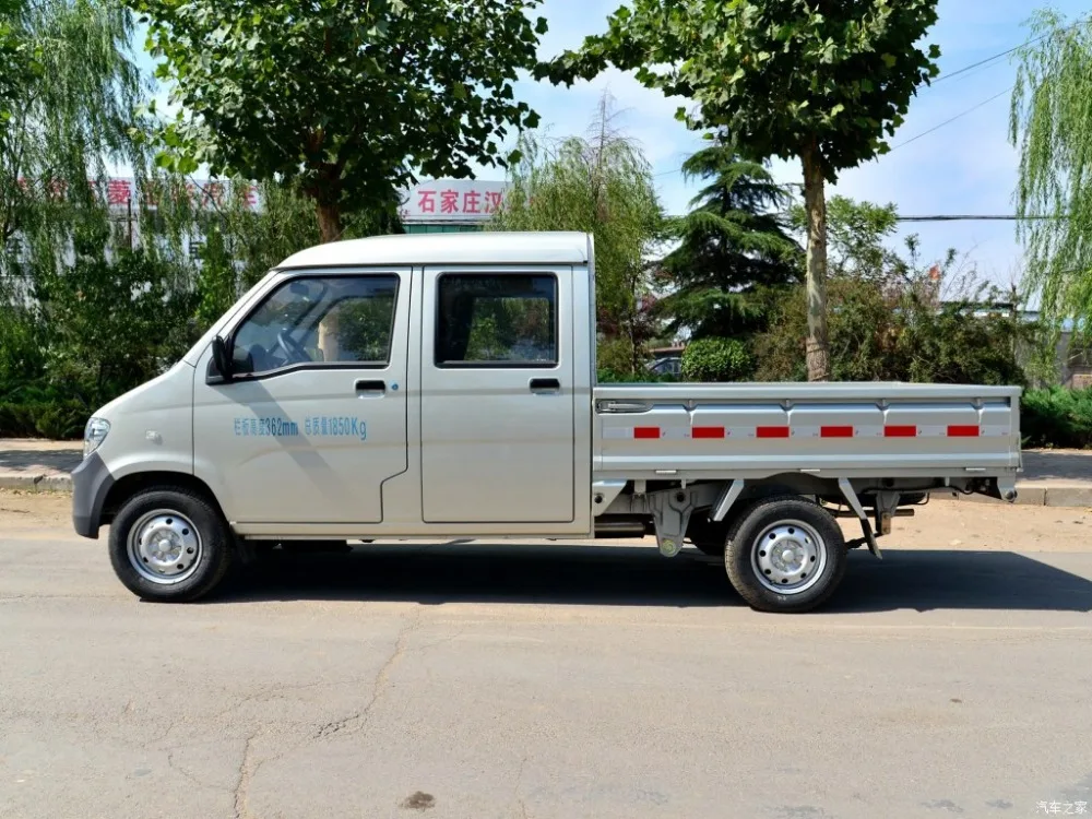 Brand New Chinese Double Cabin Pickup Truck mini flatbed carrier