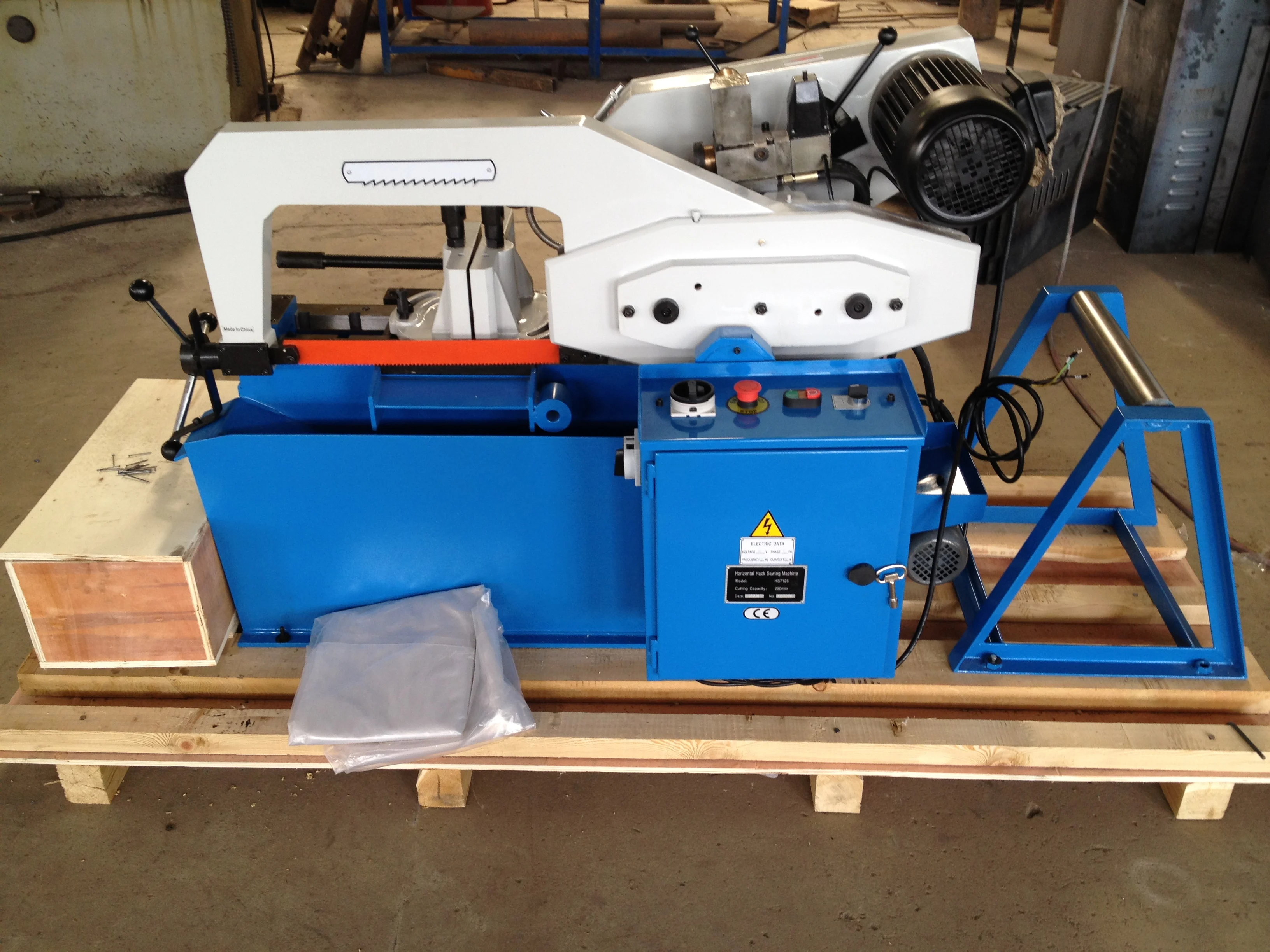 Hydraulic Metal Cutting Hack Saw Machine Factory Price HS7125