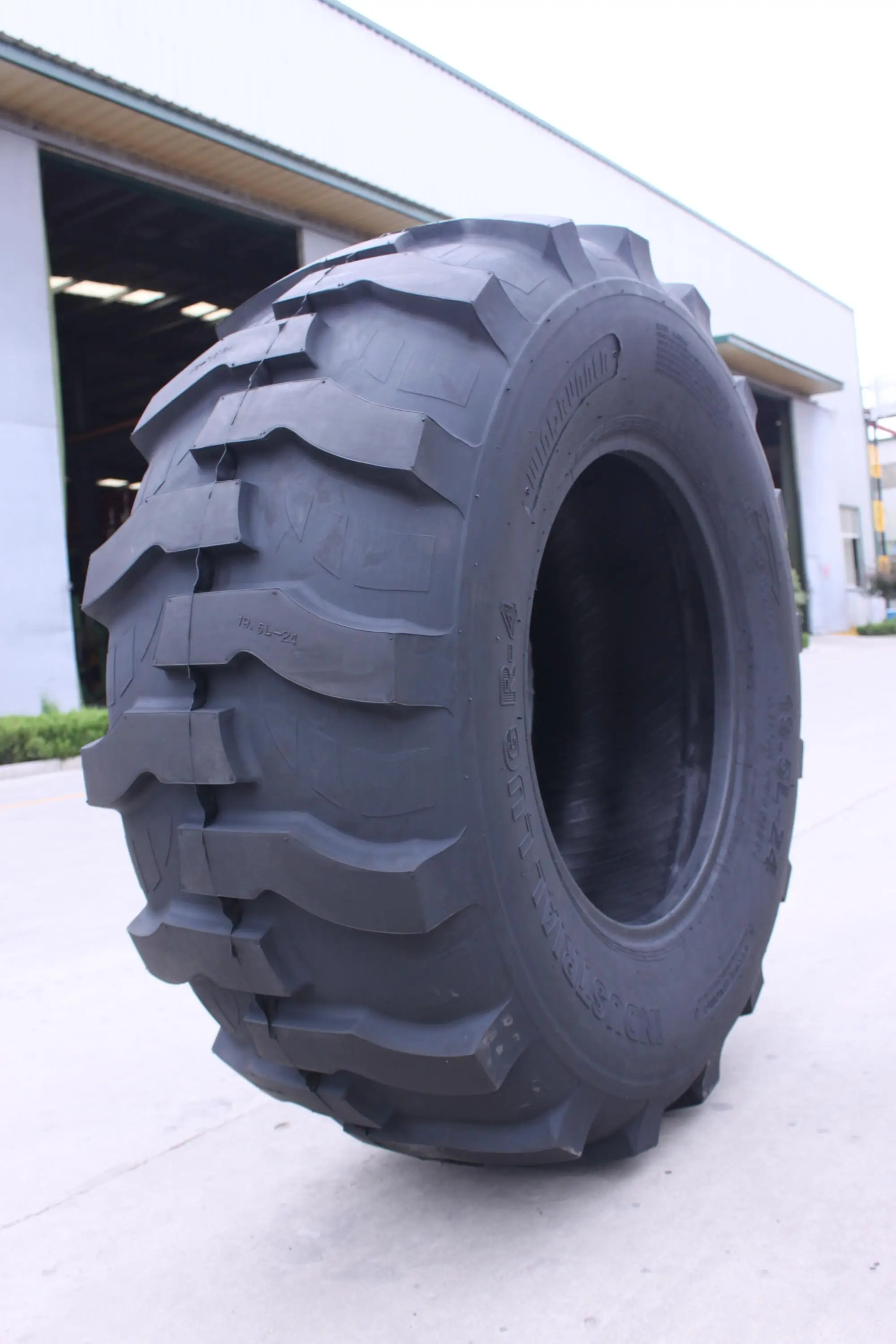 Agricultural Tire R1 13.6-24 13.6-38 16.9-28 18.4-26, High heat dissipation capacity, Tractor Tire