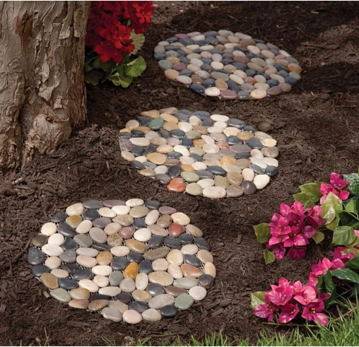 Paving Stones in Cobbles & Pebbles For Garden Deco