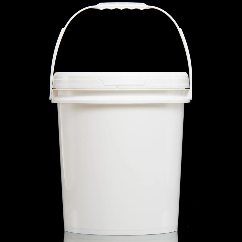 
8 to 11l Plastic Bucket and Lid with Tint Plug 