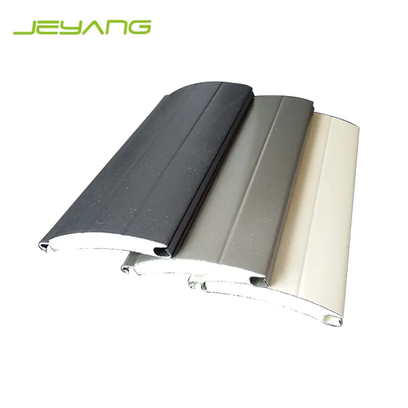 Белый прокатки дверь с пеной внутри