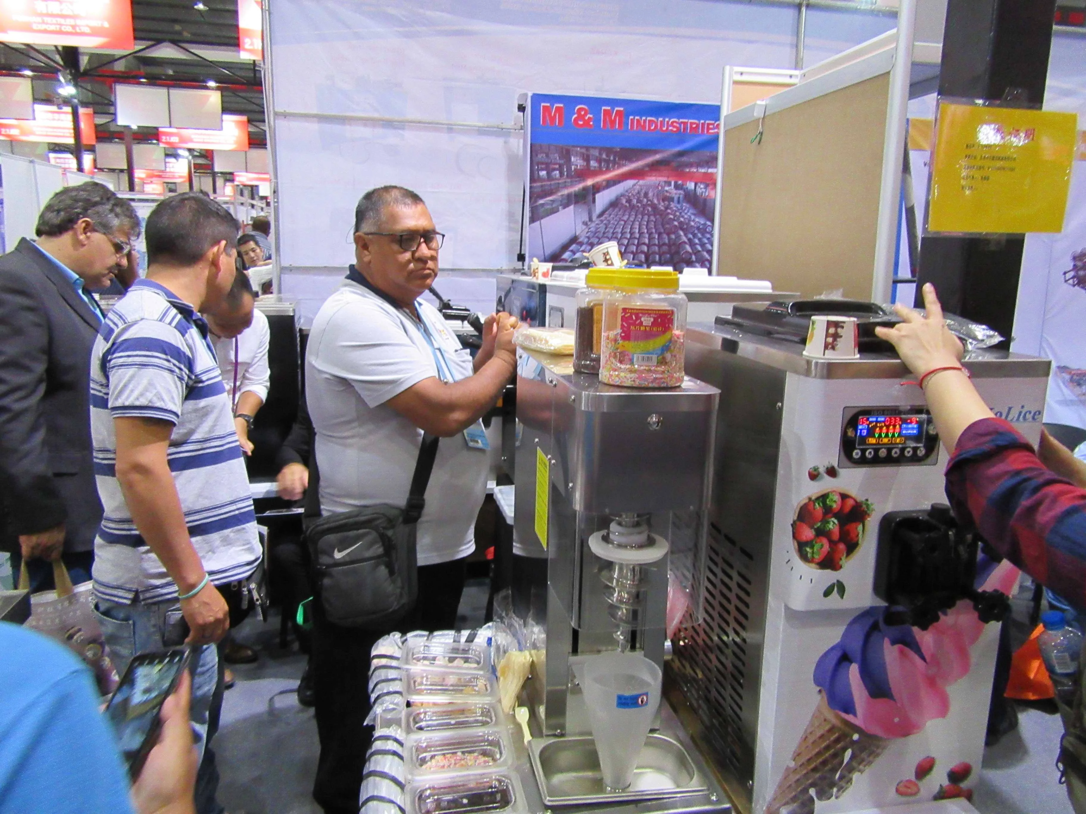  Express to door America закуски оборудование замороженный йогурт реальные Фрукты мороженое блендер производитель миксер машина