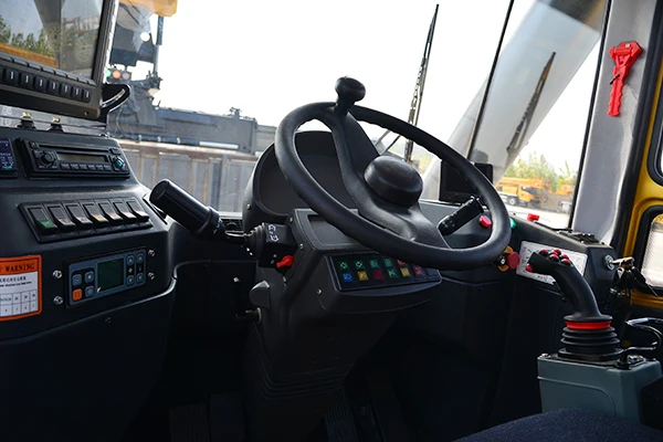 High performance XCS45 45t container reach stacker dubai for sale