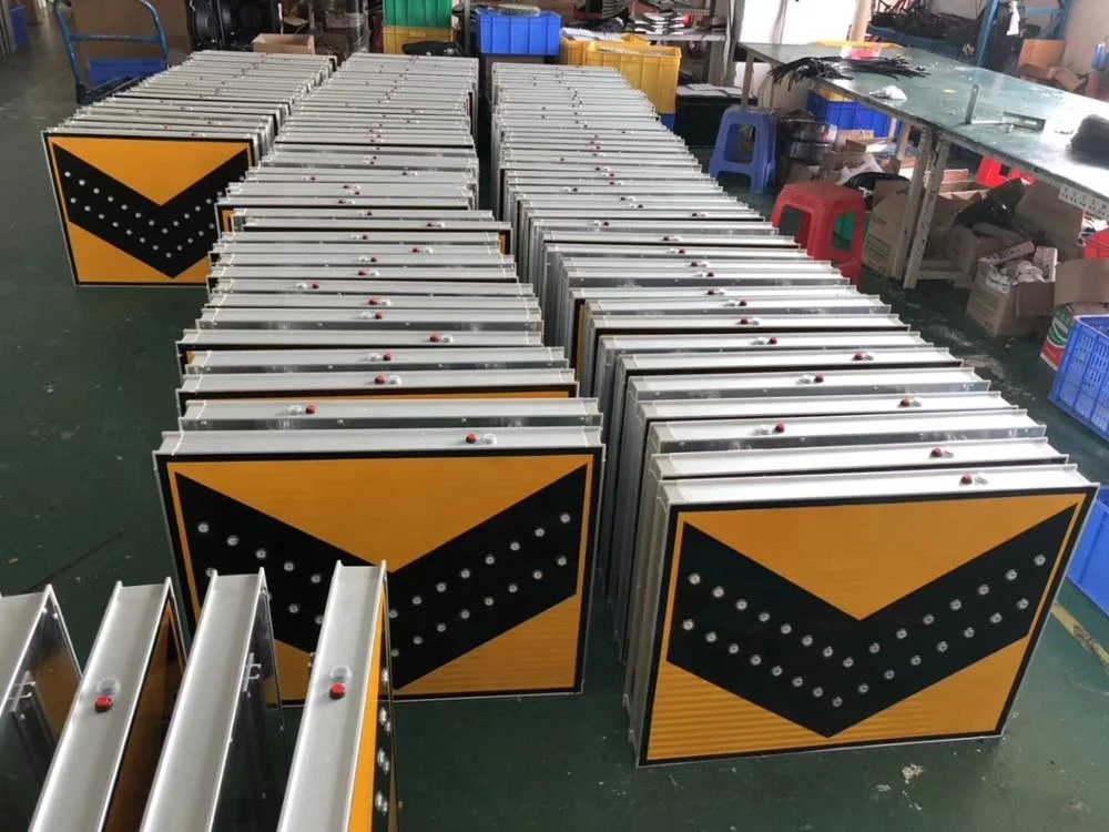 arrow solar powered  led flashing outdoor traffic road warning sign board