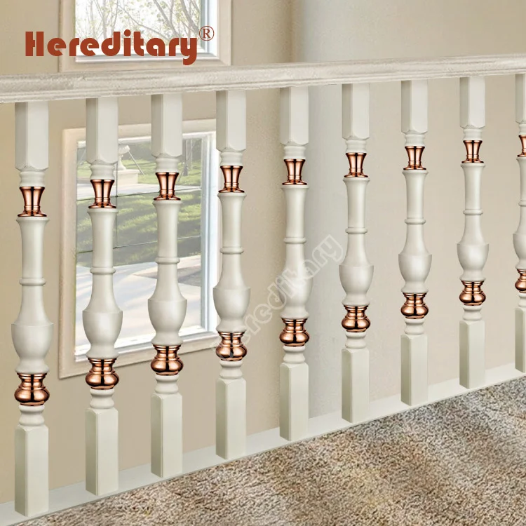 Наружная ступенчатая лестница белая балюстрада чугунная гриль для