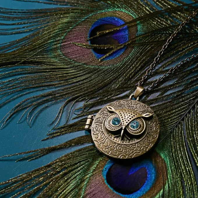 New Design Photo Frame Jewelry Stone Mysterious Owl Pendant Necklace