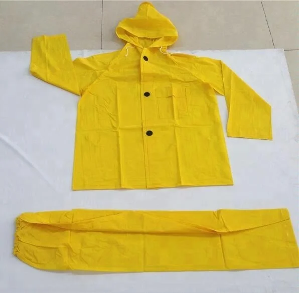 China Reliable Good Quality Men Yellow PVC Raincoat