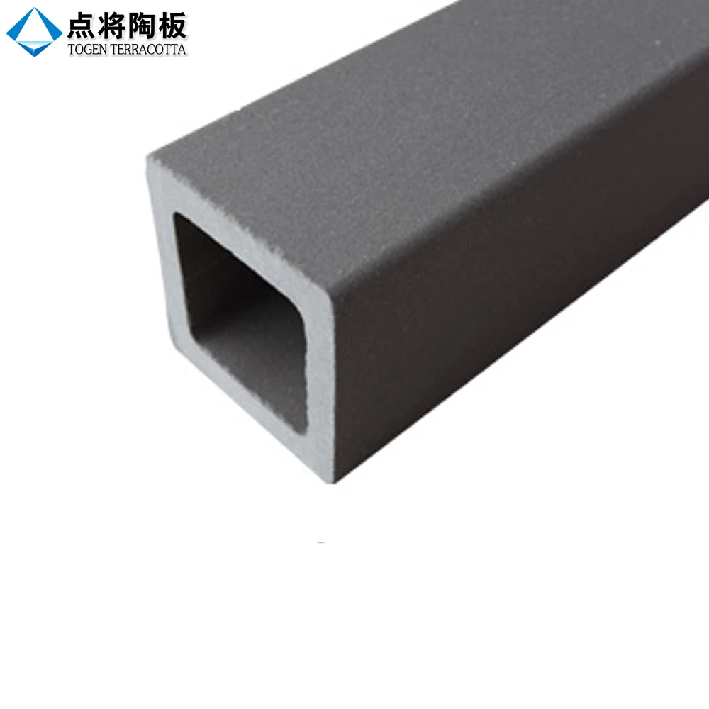 Современное экологически чистое терракотовое здание с терракотовыми жалюзями