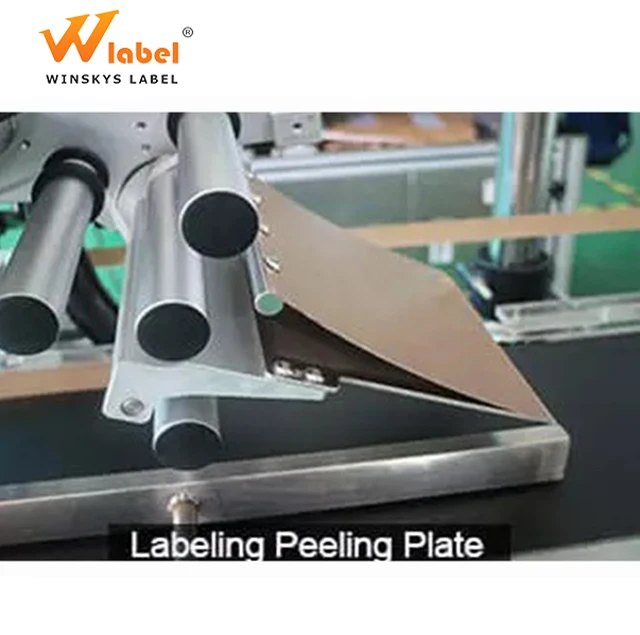 200pcs/min automatic plane surface clothing hang tag CD box label attaching machine