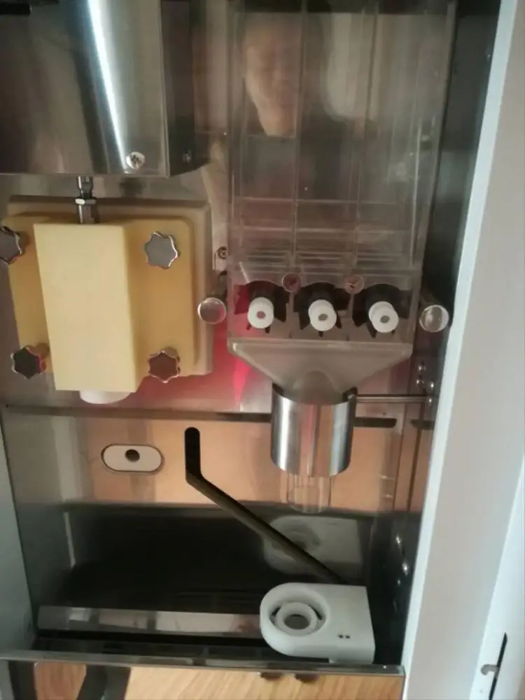 Multifunctional Soft Commercial Automatic Ice Cream & Milkshake Vending Machine With Ce Certificate