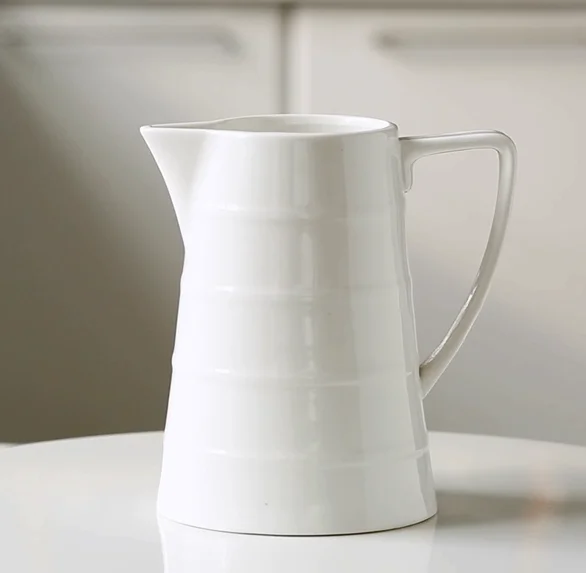 Factory Sale Small hot Ceramic Restaurant latte frothing cream milk jug / pitcher white milk jug