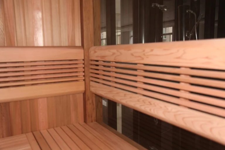 Luxury sauna room cedar wood sauna room with dry heating