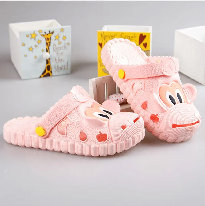 New baby shoes soft bottom cold slippers summer cartoon baotou anti-skid.