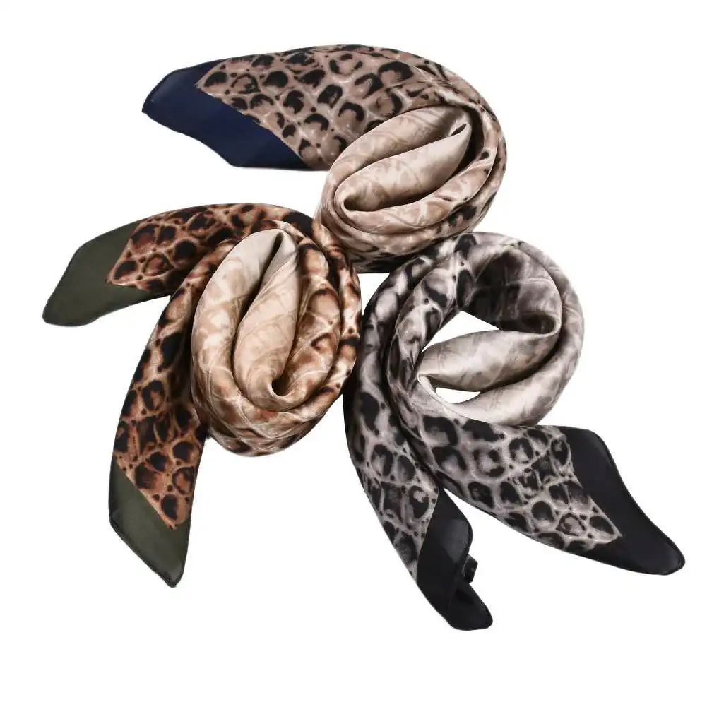 Оптовая продажа 2021 Новые короткие шейный платок 70 см роскошные Леопардовый шейный платок