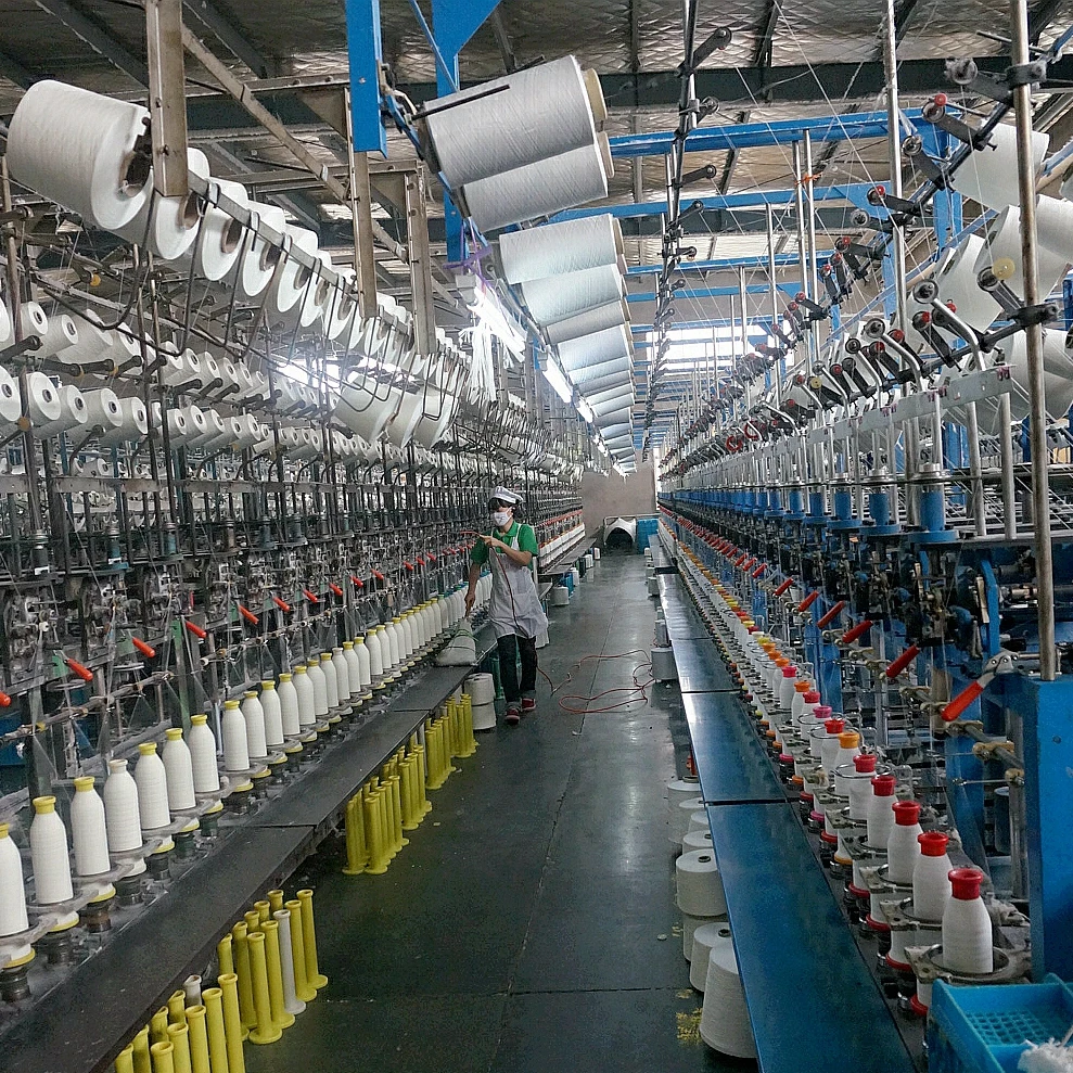 
New 1/4NM 100% Viscose Chenille Yarn dyed for home textile 