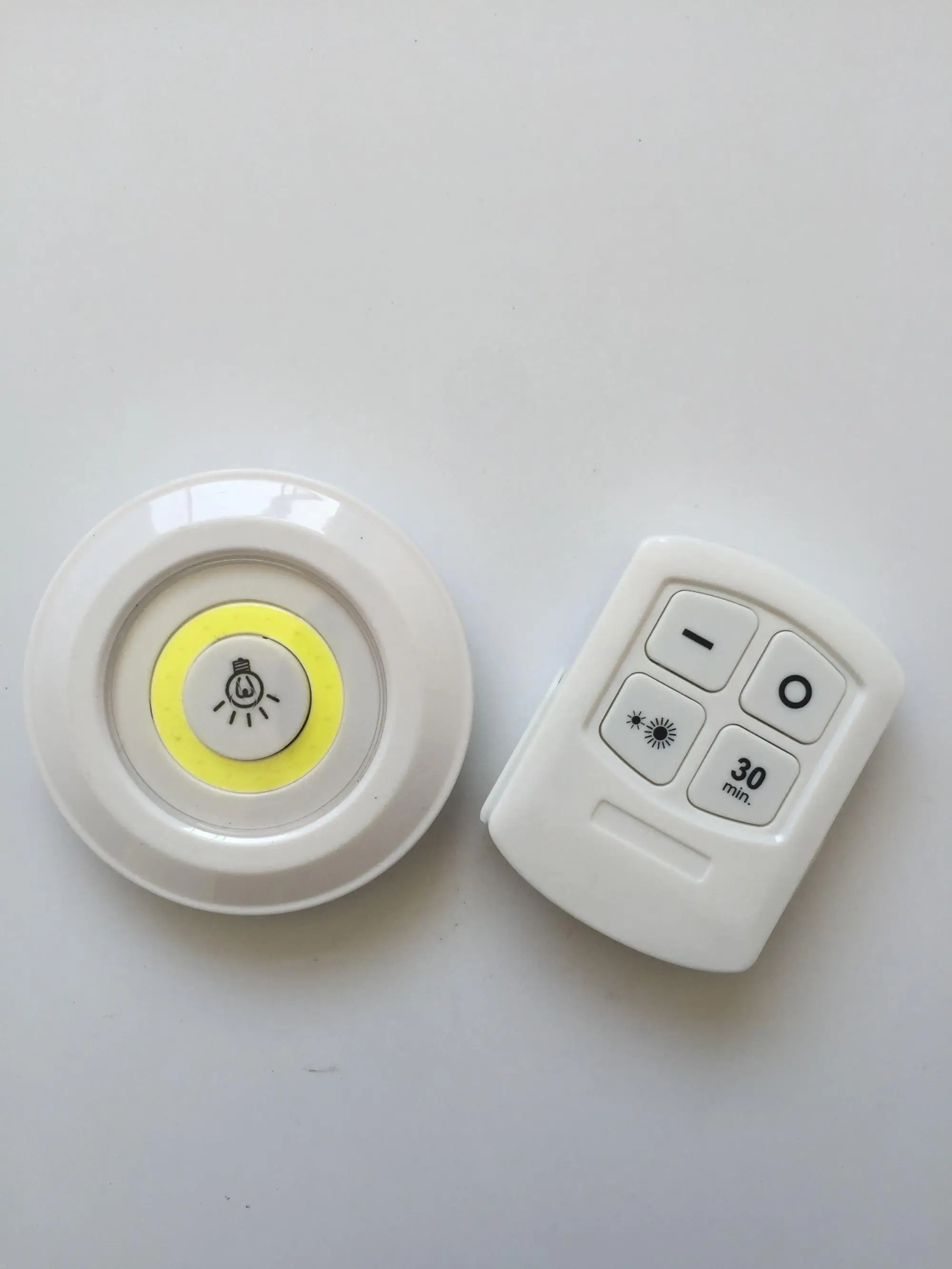 
3 LED Wireless LED Puck Light with Remote Control touch light closet led light 