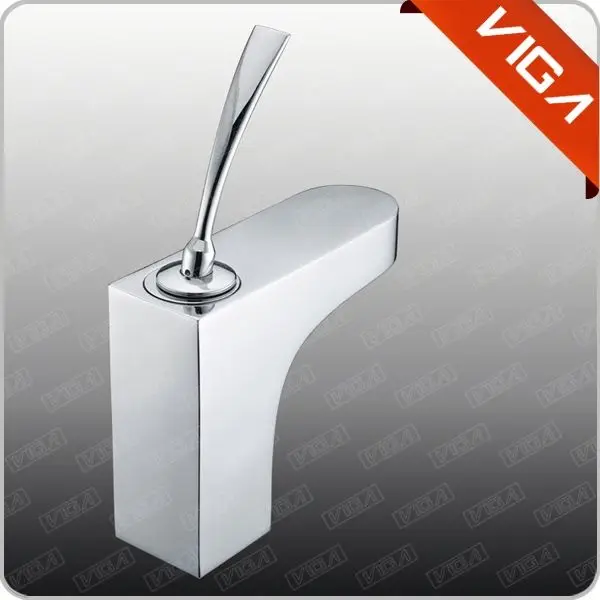 настенный старомодный медь краны