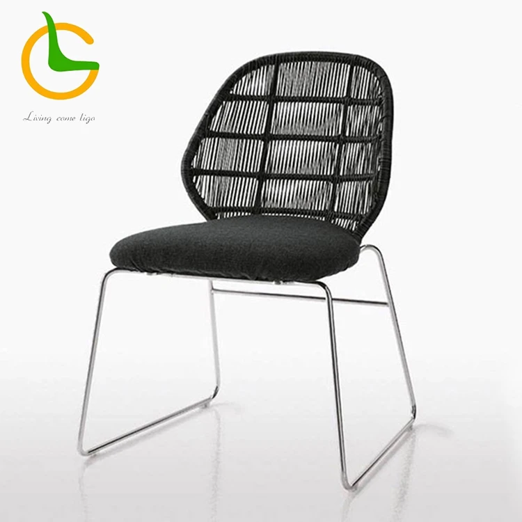 Waterproof Plastic Rattan Outdoor Garden Wicker Table and Chair Sets for Villa and Courtyard