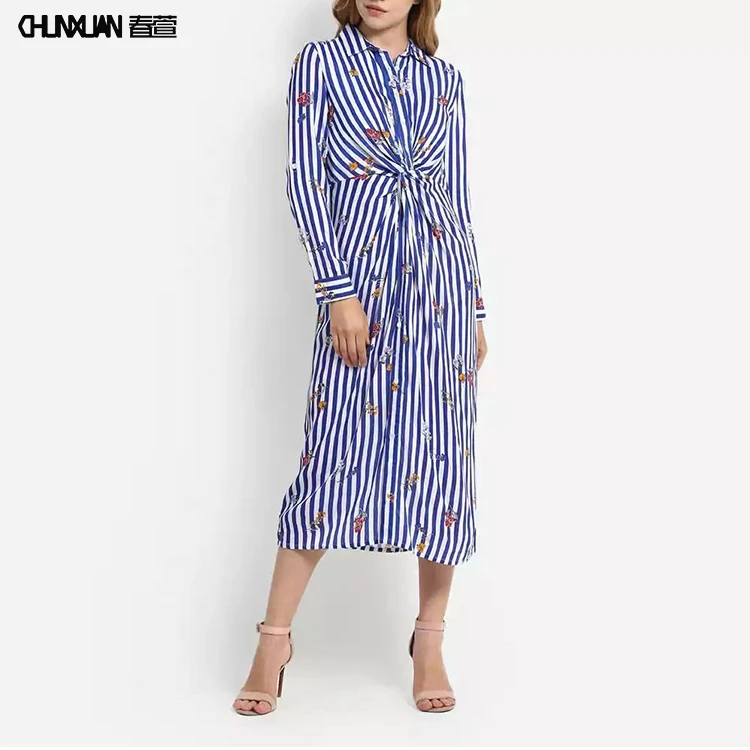 Длинное синее платье-футболка в полоску с принтом для девочек