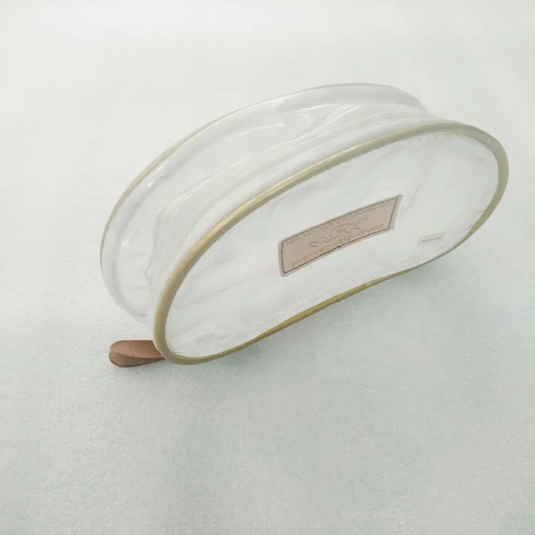 
Белые ручные сумки из ПВХ и сетчатая косметичка от производителя с полиуретановыми трубками 