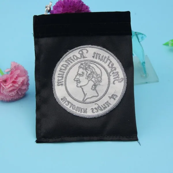 Оптовая продажа черный бархатный мешочек с вышивкой ювелирный мешок на