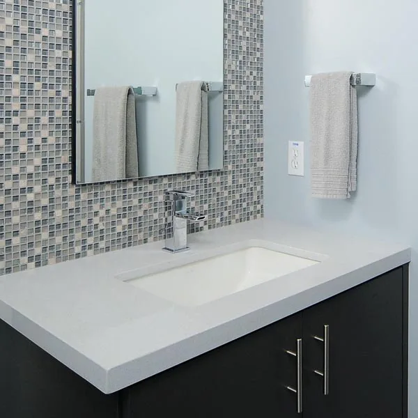 Белый кварцевый столик для ванной комнаты с прямоугольной