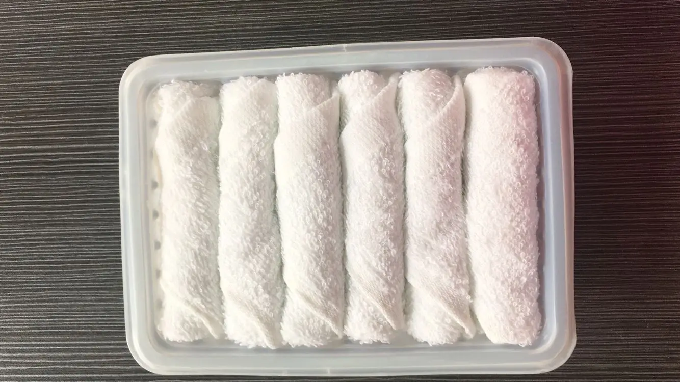 Good Quality disposable rolled airline towel cotton towel in tray with tong