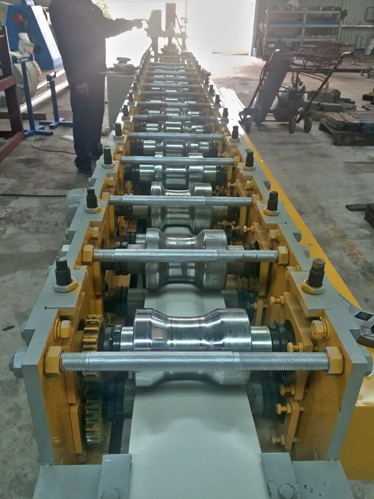 YX19-75-134 Roller Shutter Door Roll Forming Machine