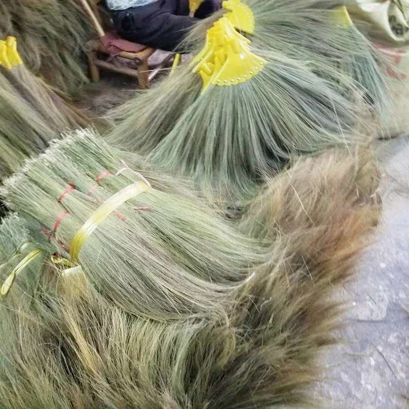 2019 Popular Home Garden Cleaning Tools Straw Grass Broom with Wooden Stick