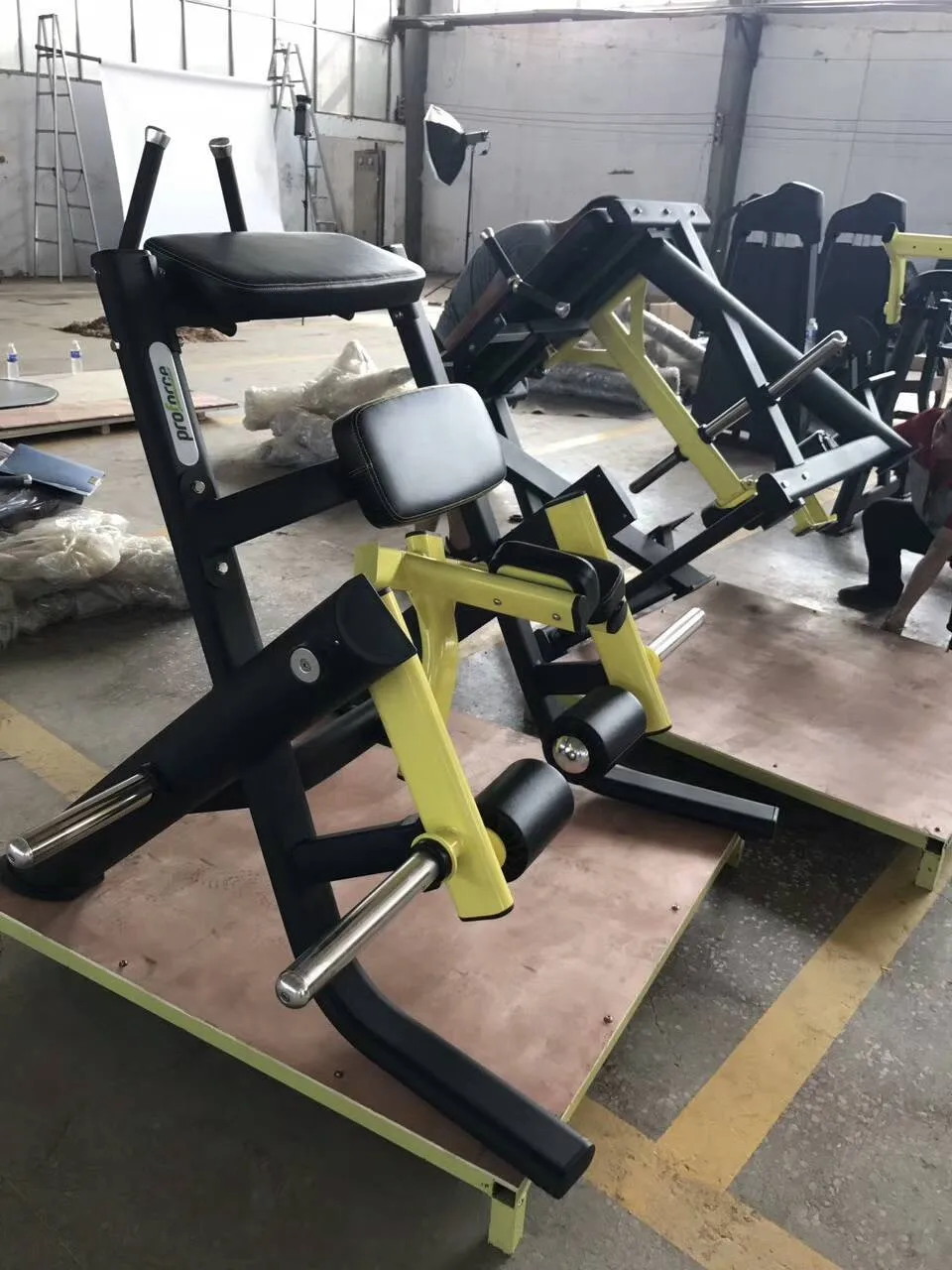 New design Bodybuilding Equipment Kneeling Leg Curl from China Manufacturer