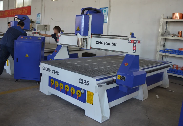  1325 кВт Вакуумный насос CNC деревообрабатывающий режущий маршрутизатор для шкафа