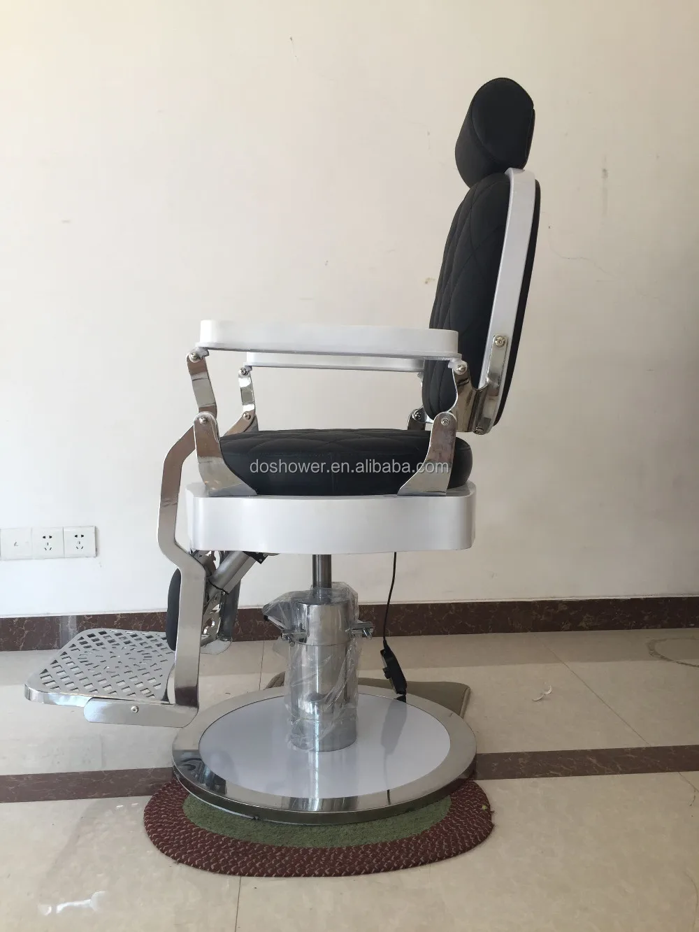 eyebrow threading barber chair with 135 degree reclining for sale