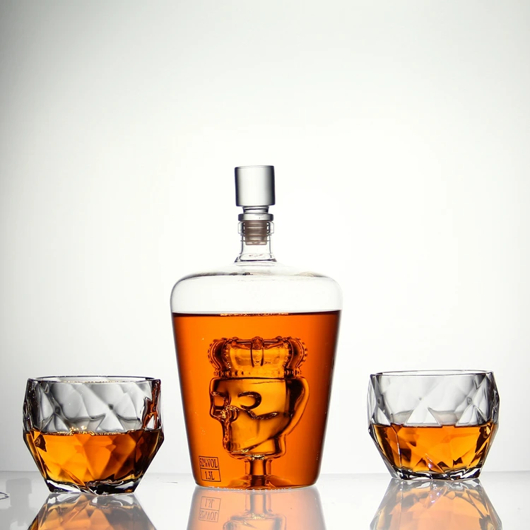 Wholesale Custom Empty 1000ml Drinking Glass Crown Skeleton Cup Wine Liquor Bottle Whiskey Decanter Set with Shot Glasses