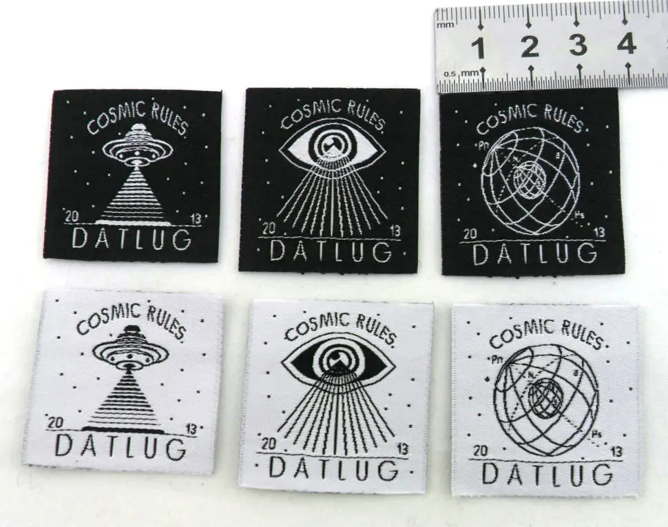 Clothing emblems  Custom woven clothing tag label polyester Custom clothes labels tags fold woven size garment label shirt tags