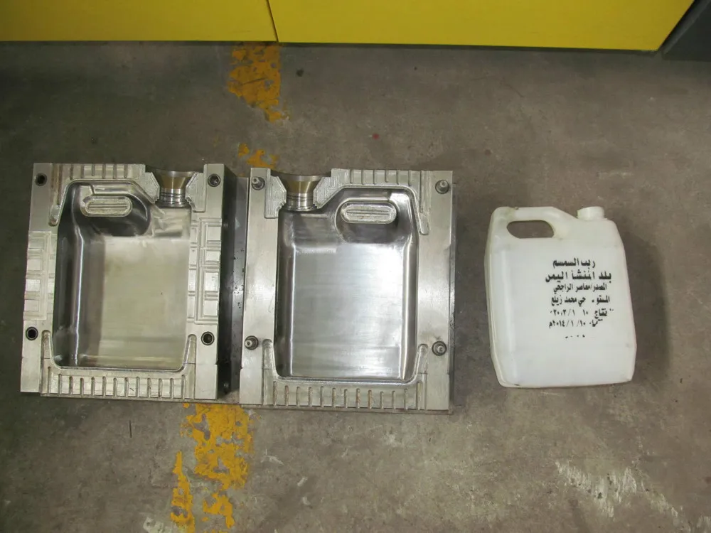 HDPE PP bottle jar cartoon plastic bottle blowing  mould