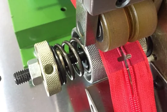 Auto Tape Sealing and Hole Punching Zipper Making Machine Nylon