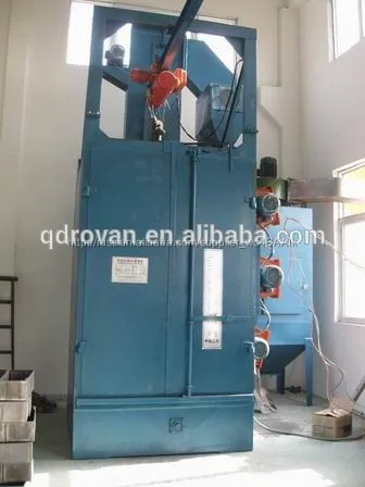 Висит крюк дробеструйных машина для металлических деталей