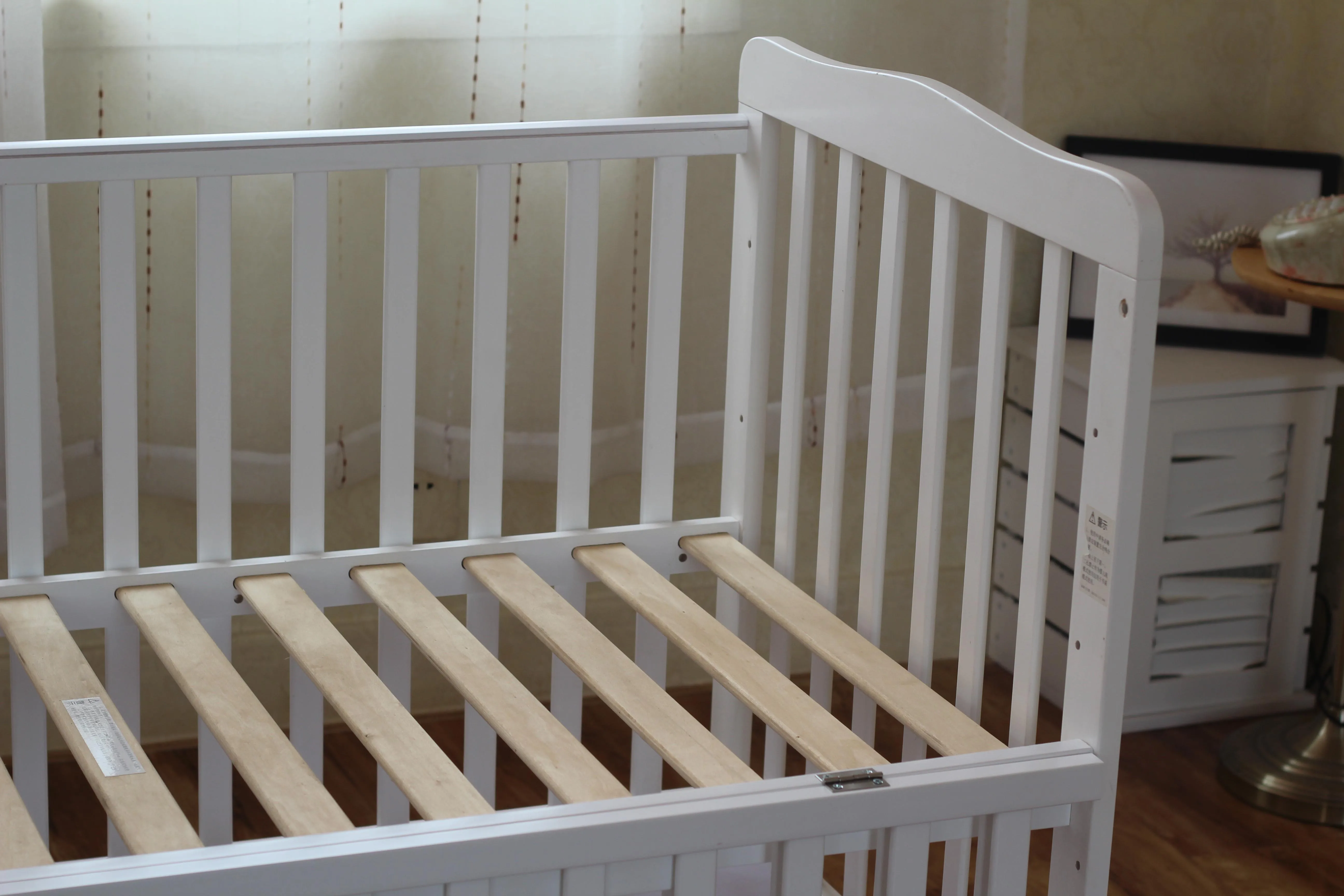 
Hot Sale Convertible wood natural cot baby cribs 