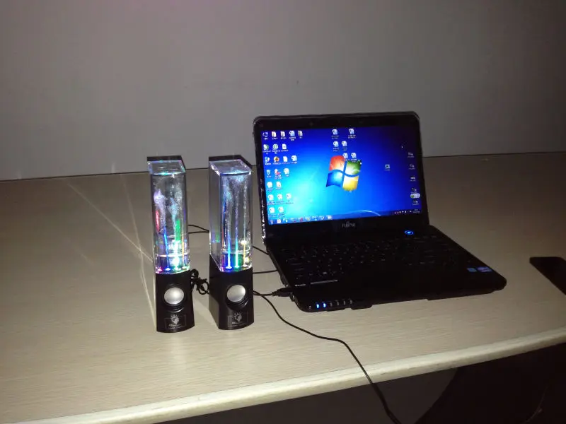 Светодиодное освещение ВОДЫ ТАНЦЫ беспроводных динамиков бесконечности