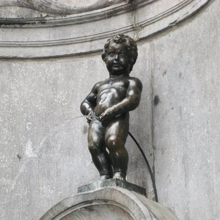 Professional water fountain statues bronze boy statue peeing fountain