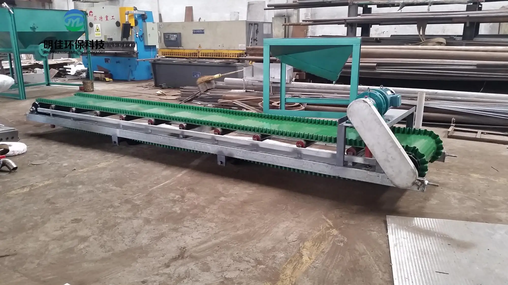 Fertilizer Auxiliary Equipment Conveyor/Steel Layer Chicken Cage Manure Conveyor